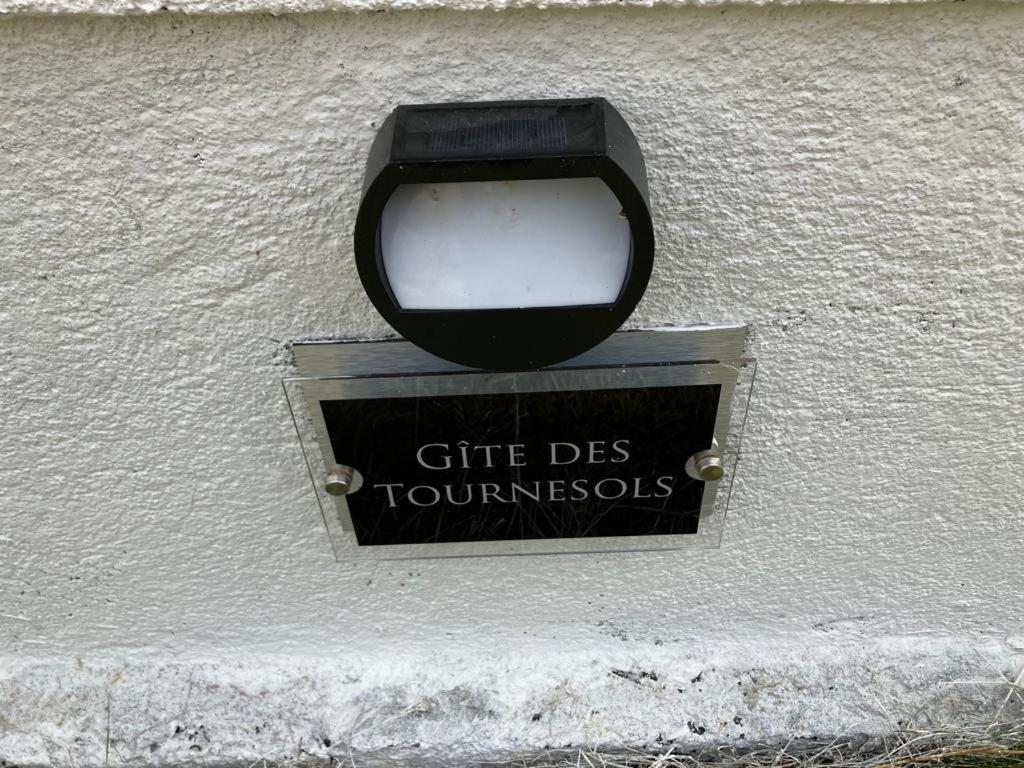 Gite Des Tournesols Oradour-Fanais ภายนอก รูปภาพ