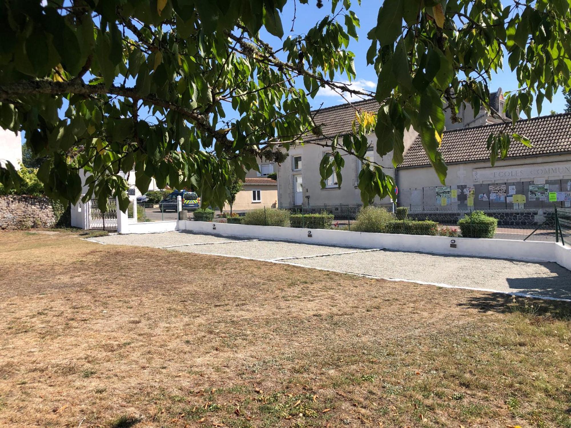 Gite Des Tournesols Oradour-Fanais ภายนอก รูปภาพ